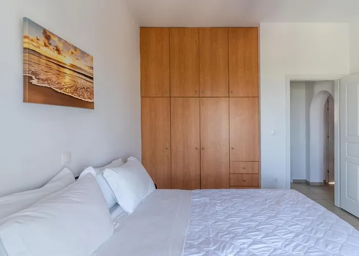 Ampelos Executive * Pýrgos