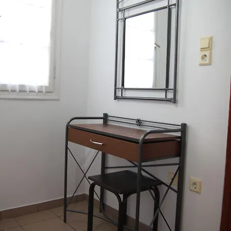 Ampelos Executive