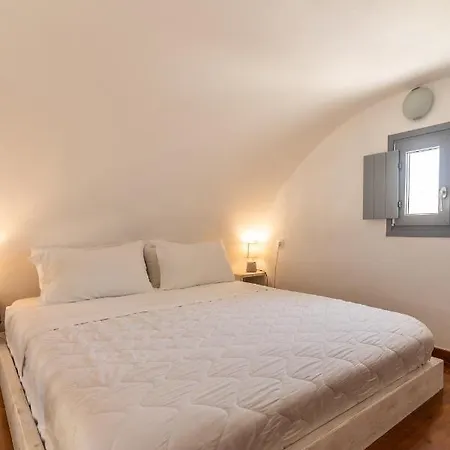 Ampelonas Executive Houses *